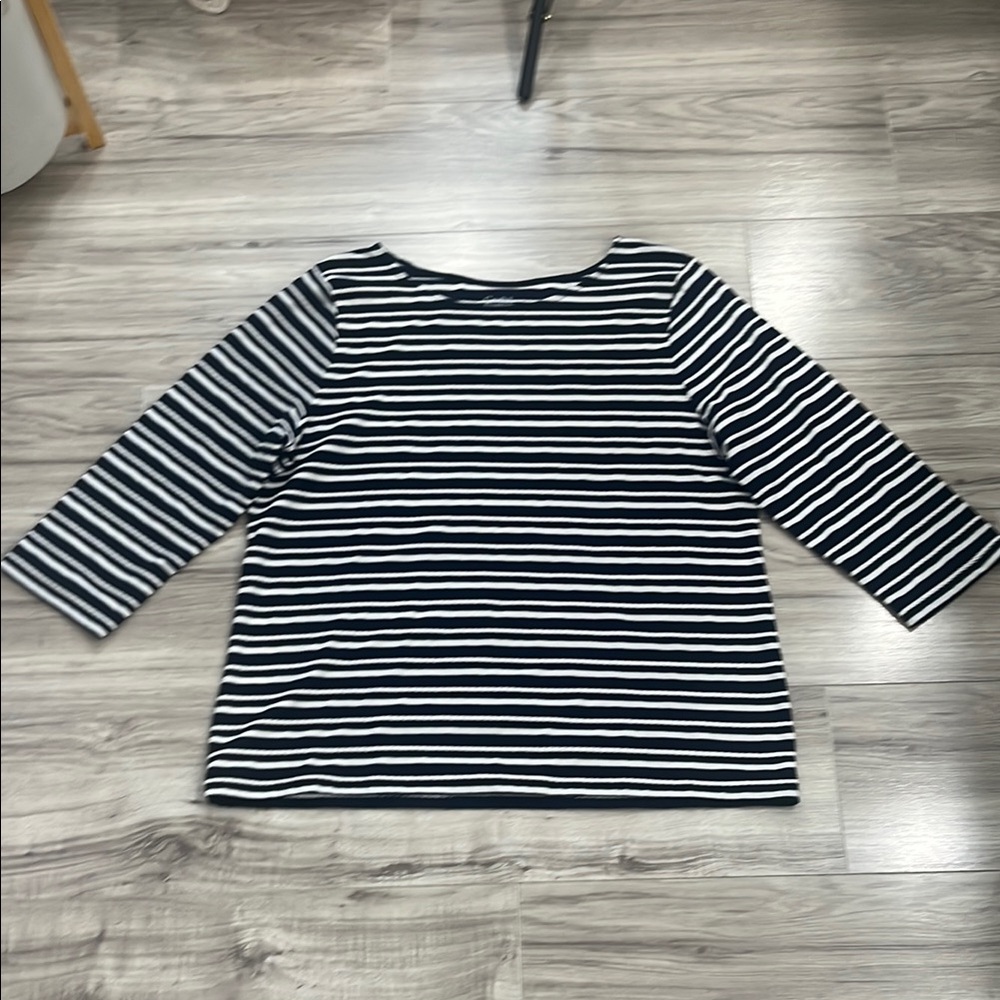 Croft & Barrow Relaxed Blue and White Blouse
